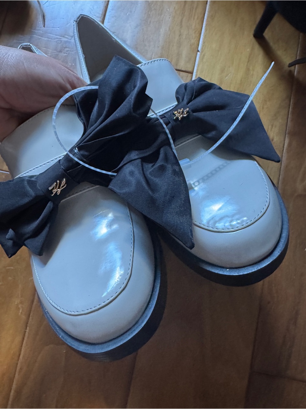 NWT KARL LAGERFELD PARIS Camilia Bow Slip-On Loafers Sz 8,5 - Picture 3 of 8